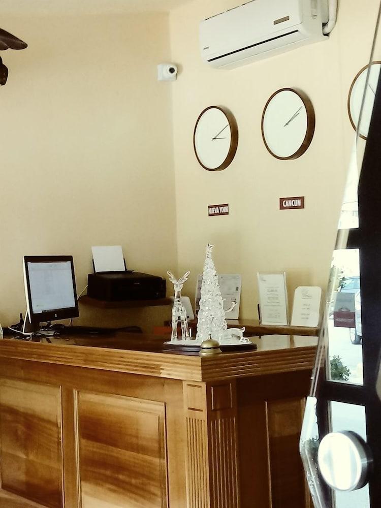 Cancun International Suites Εξωτερικό φωτογραφία